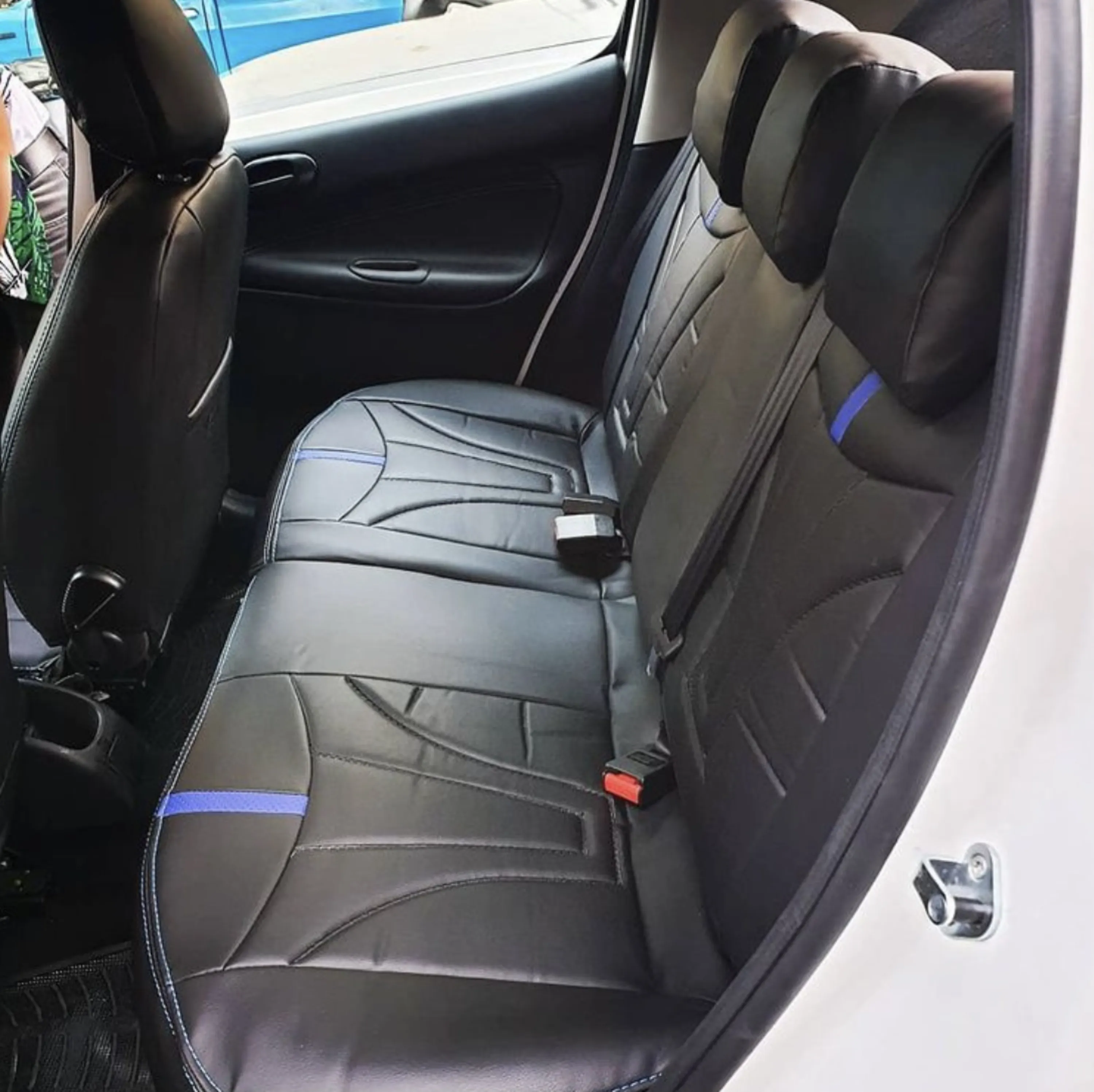 روکش صندلی چرم درجه یک 207 مشکی روکش صندلی چرم درجه 1 207